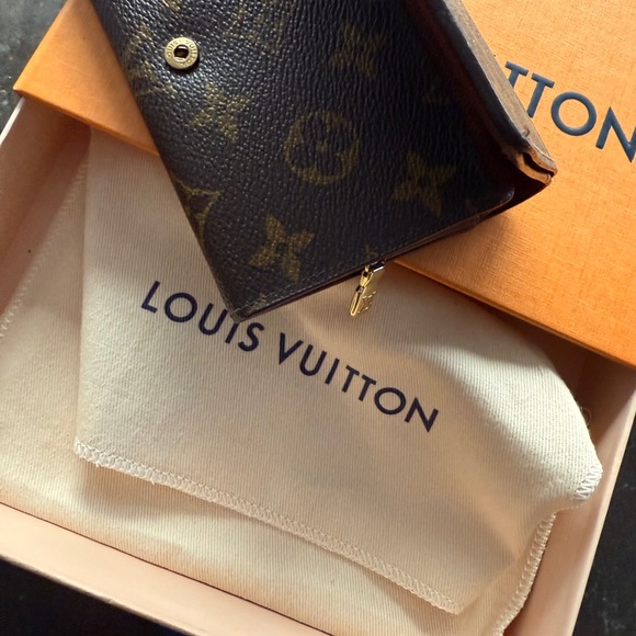 DISCOUNTED! This great condition Louis Vuitton Wallet, box and dust cover! - Picture 5 of 8